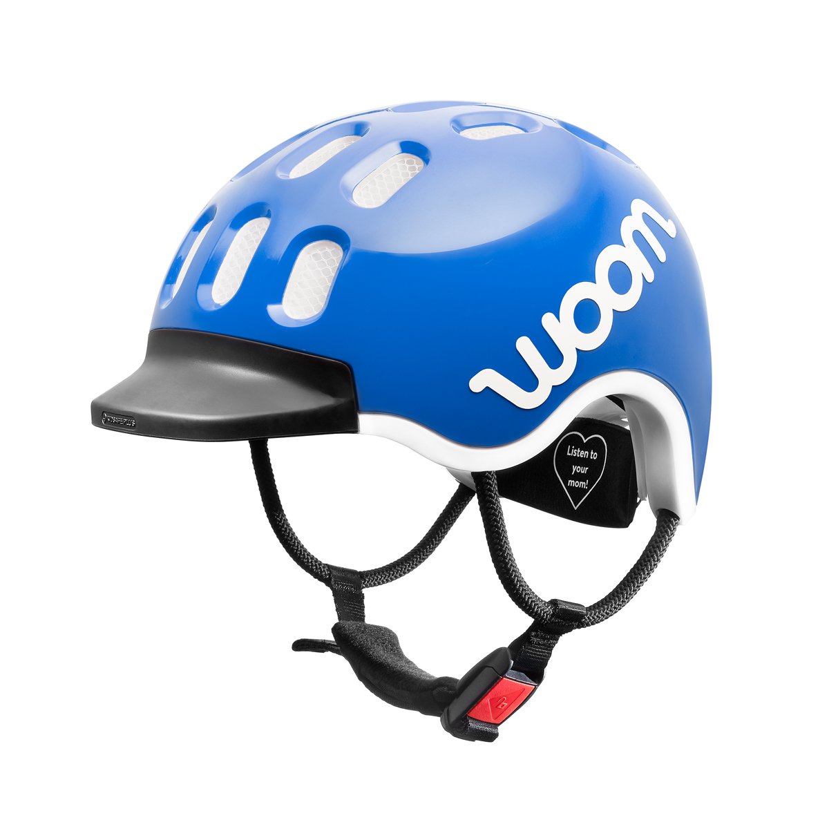 Blauer Kinder-Fahrradhelm mit Luftschlitzen und schwarzem Visier, Markenname an der Seite, Kinnriemen mit Verschluss.