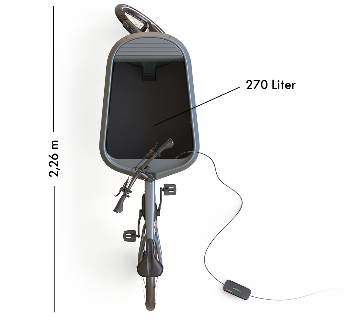 Draufsicht auf ein Lastenfahrrad mit einem großen Ladevolumen von 270 Litern, das 2,26 Meter lang ist. Ein Ladekabel ist sichtbar angeschlossen.